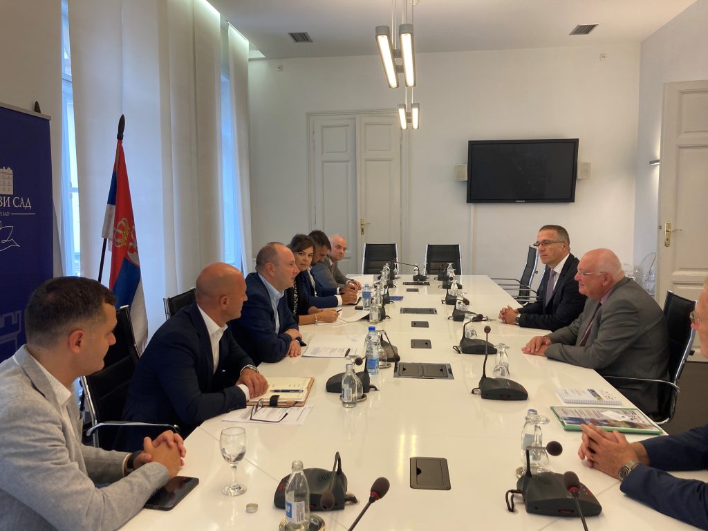 Zamenik gradonačelnika Novog Sada Milan Đurić održao sastanak sa predstavnicima Instituta za regione Evrope